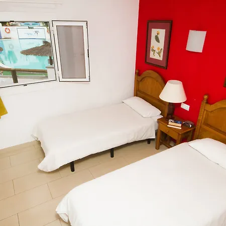 Apartmanhotel Parque Tropical En Lanzarote 2*