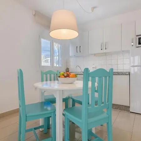 アパートホテル Parque Tropical En Lanzarote 2*