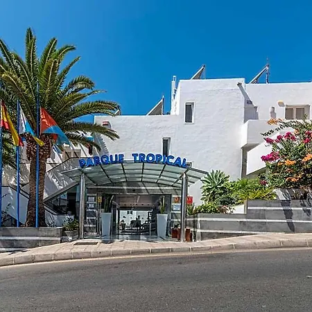 Parque Tropical En Lanzarote 卡门港
